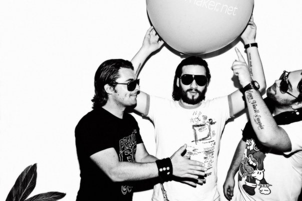 Swedish House Mafia "One" ft. Pharrell, Pitbull & Ariez Onasis **mp3**